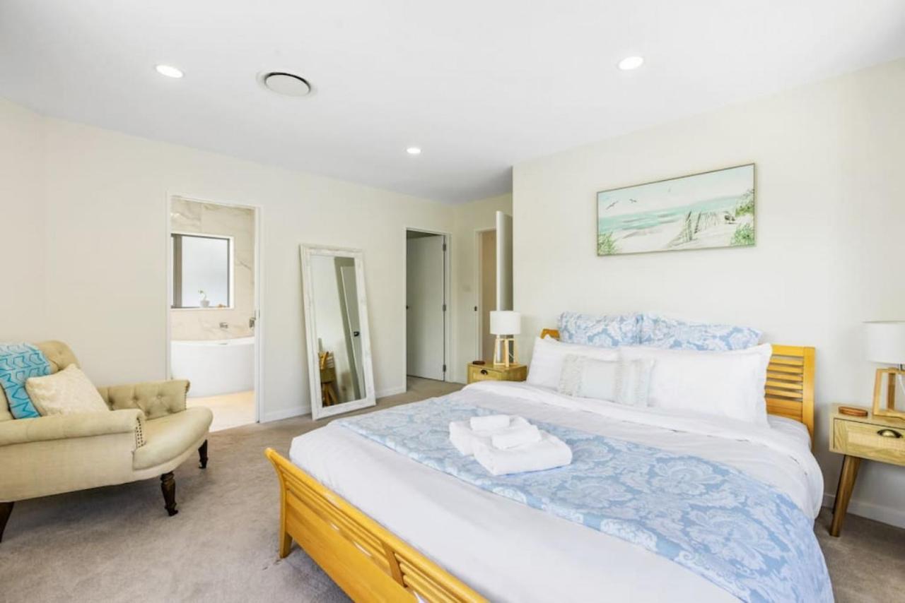 Taka Retreat Near With Parking And Patio Holiday home *