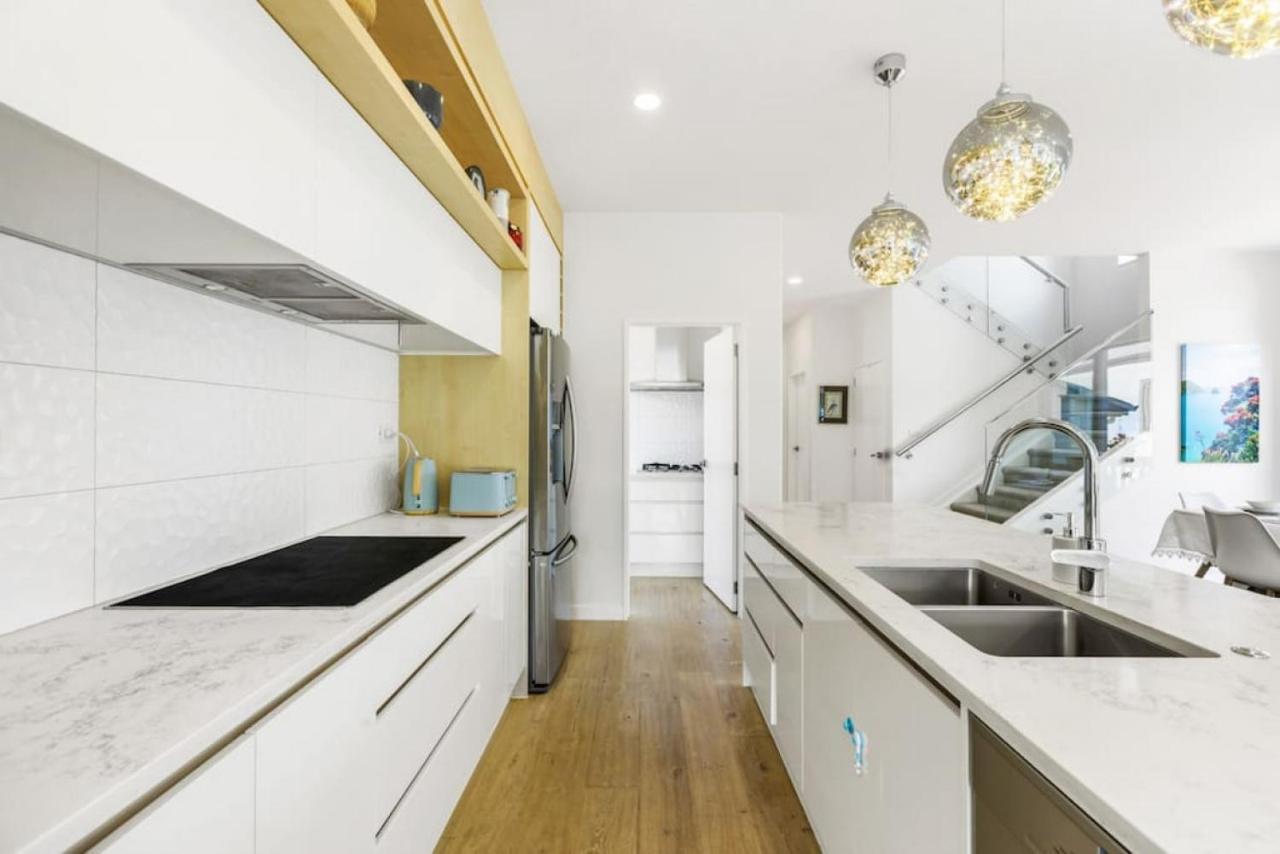 Taka Retreat Near With Parking And Patio Auckland
