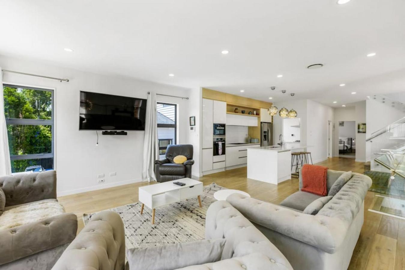 Taka Retreat Near With Parking And Patio Holiday home