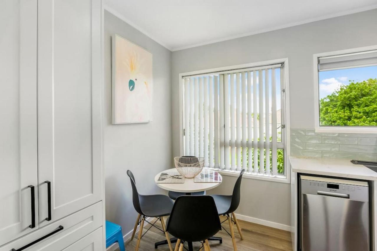 Apartment Cosy Haven Unit With Garage And Air-con Auckland