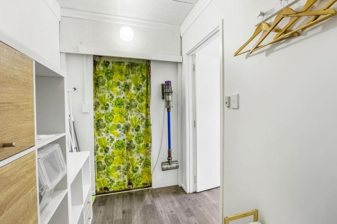 Cosy Haven Unit With Garage And Air-con Auckland