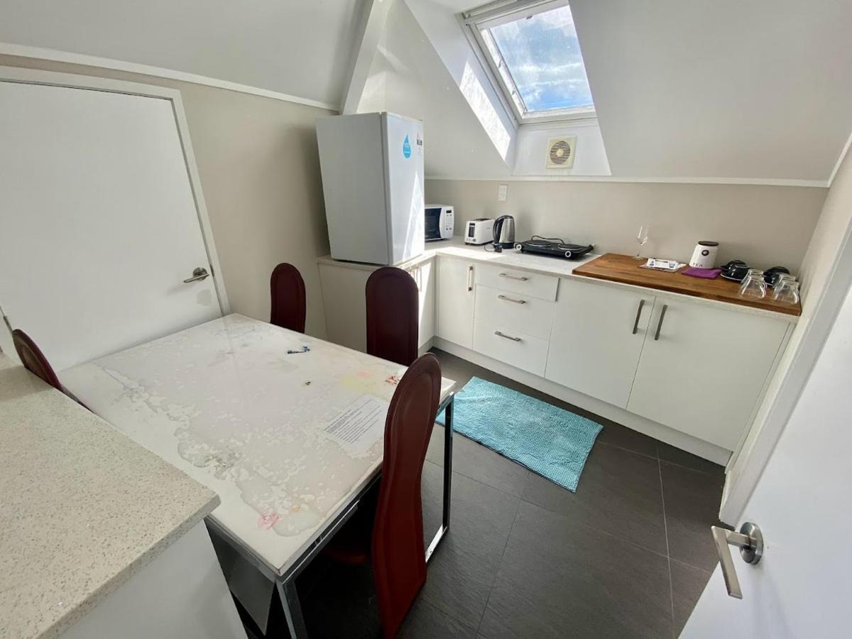 Familyroomwithbathroom2aldult Auckland