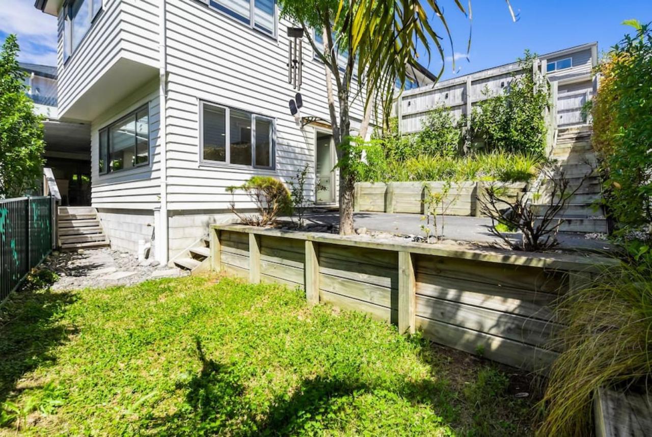 Forest View With Parking And Garden Auckland