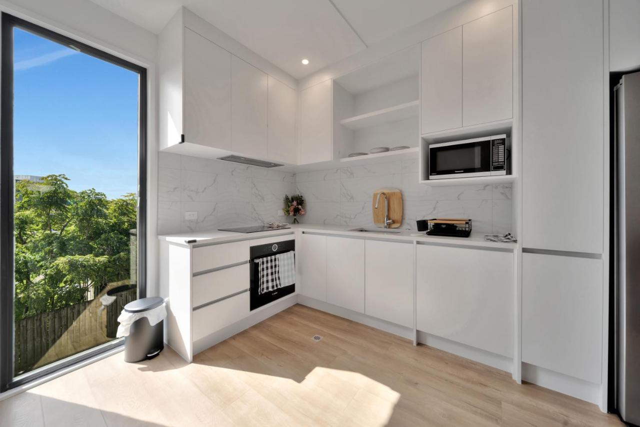 Takapuna Biz & Auckland