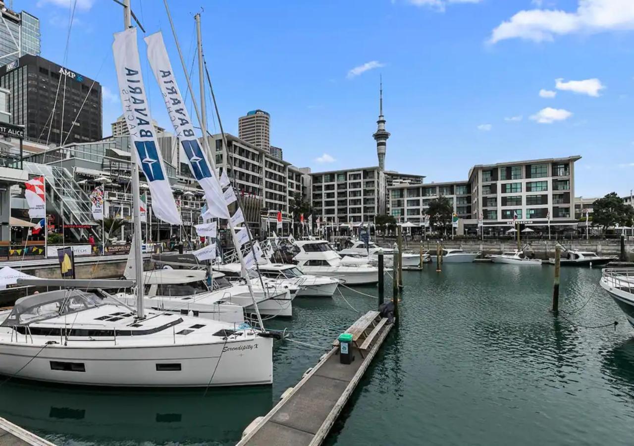 Sophisticated Spacious W Stunning Harbour View Auckland
