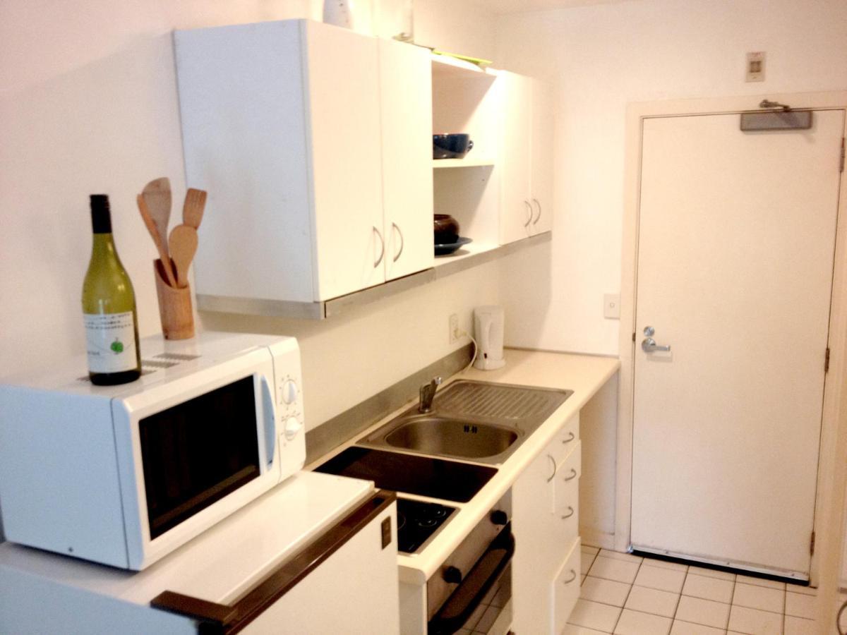 In Cbd Apartment