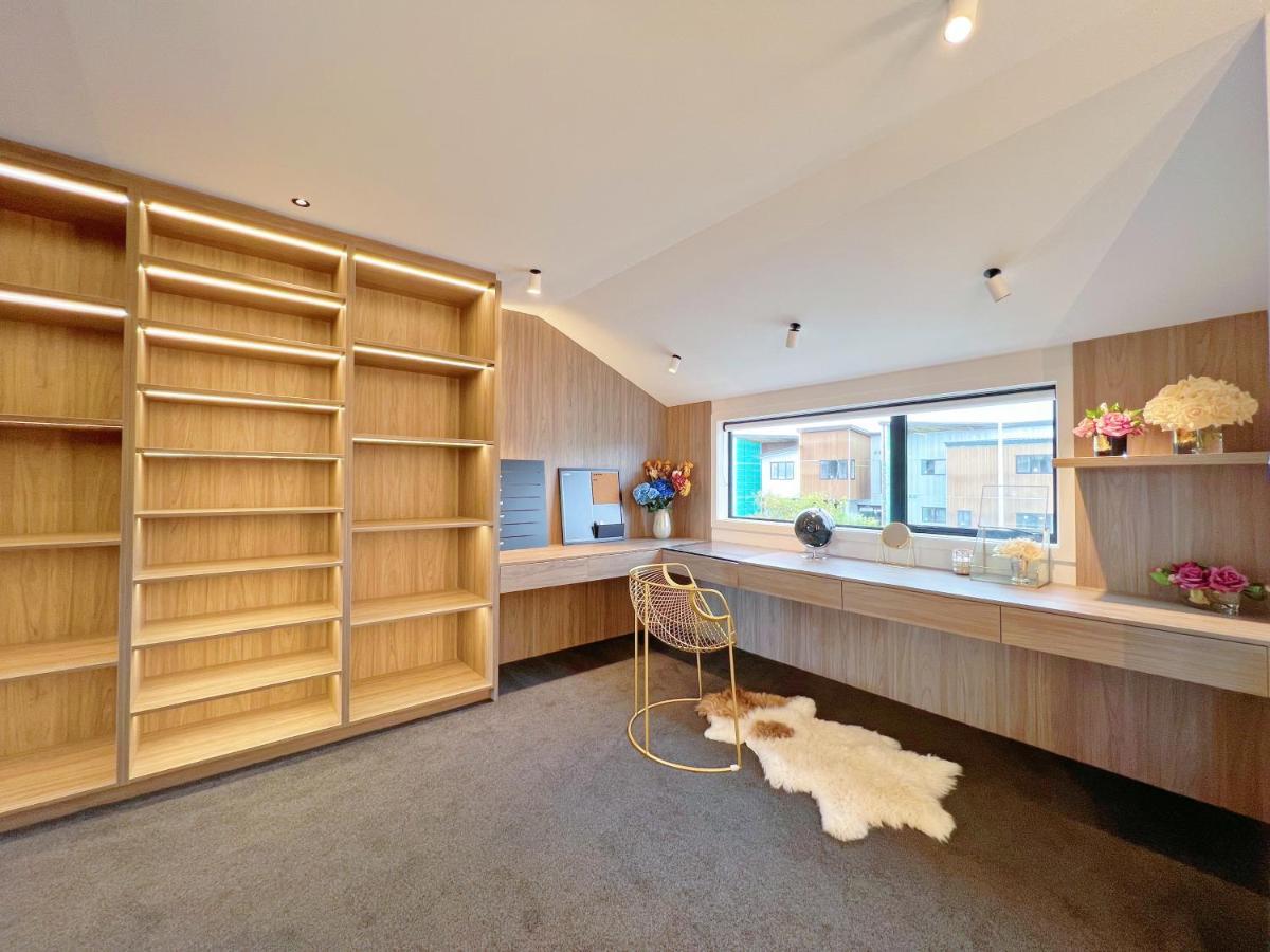 Villa Elegant Beach House In Long Bay Auckland