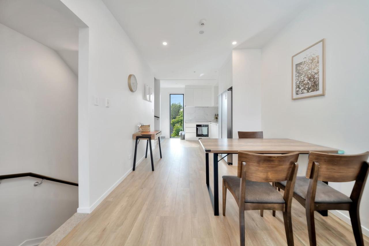 New Modern Townhouse In The Heart Of Takapuna Apartamento *