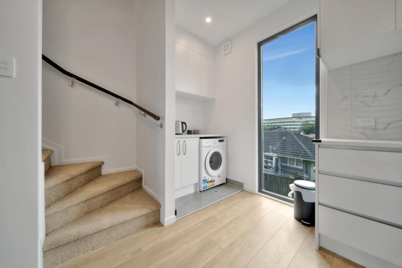 New Modern Townhouse In The Heart Of Takapuna Apartment *