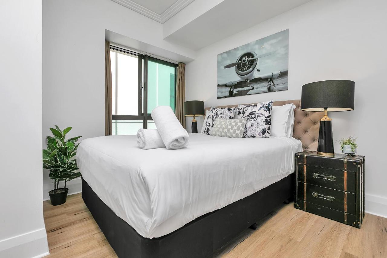 Glamorous Getaway - Heart Of The Viaduct 'quays' Apartment