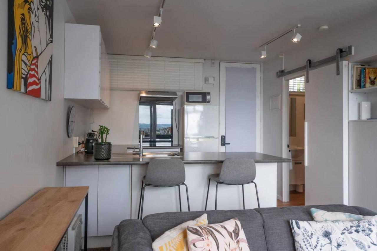 Apartment Centrally Located Light-filled W Parking *