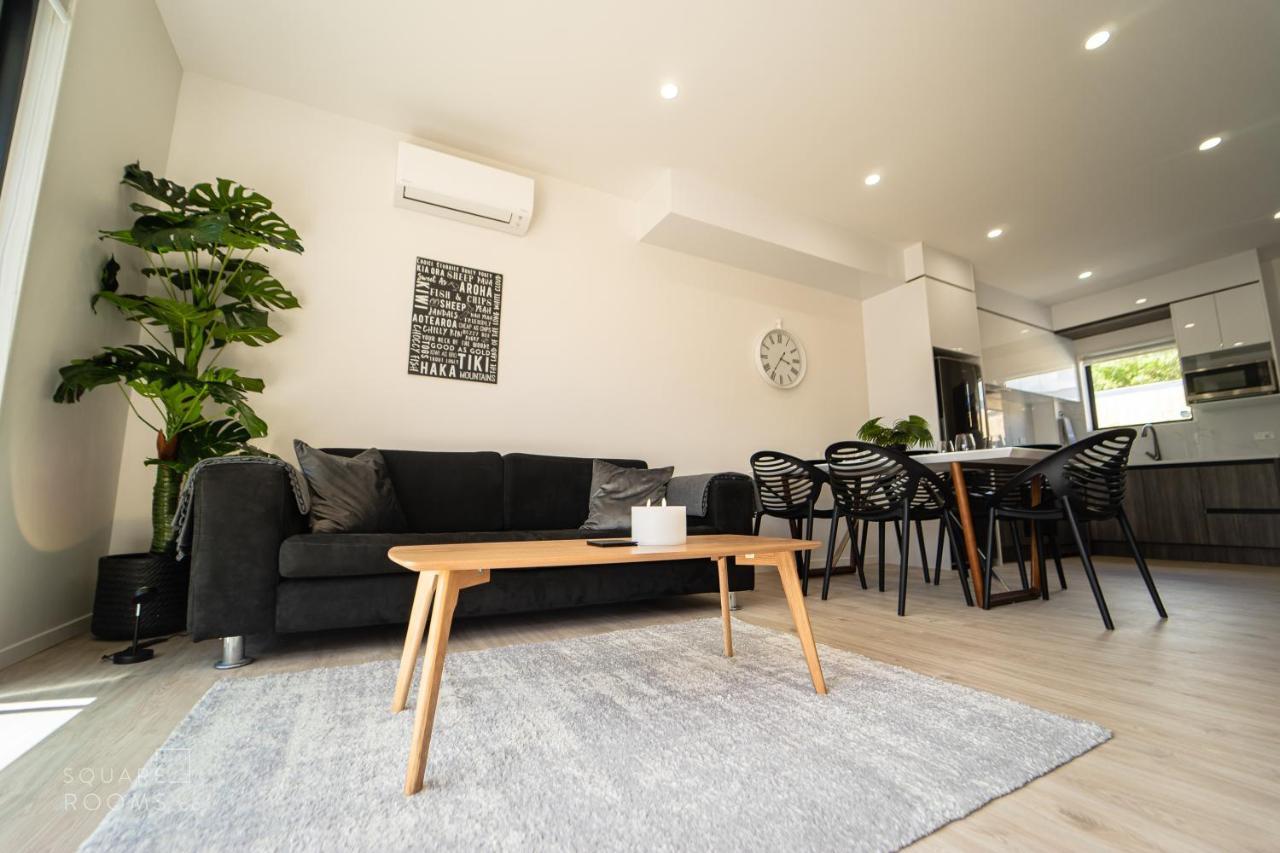 Modern Howick Town House Fibre Wifi Netflix Holiday home