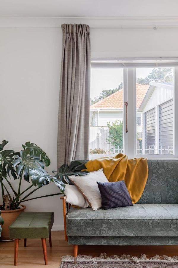 Mid-century Modern Family * Auckland
