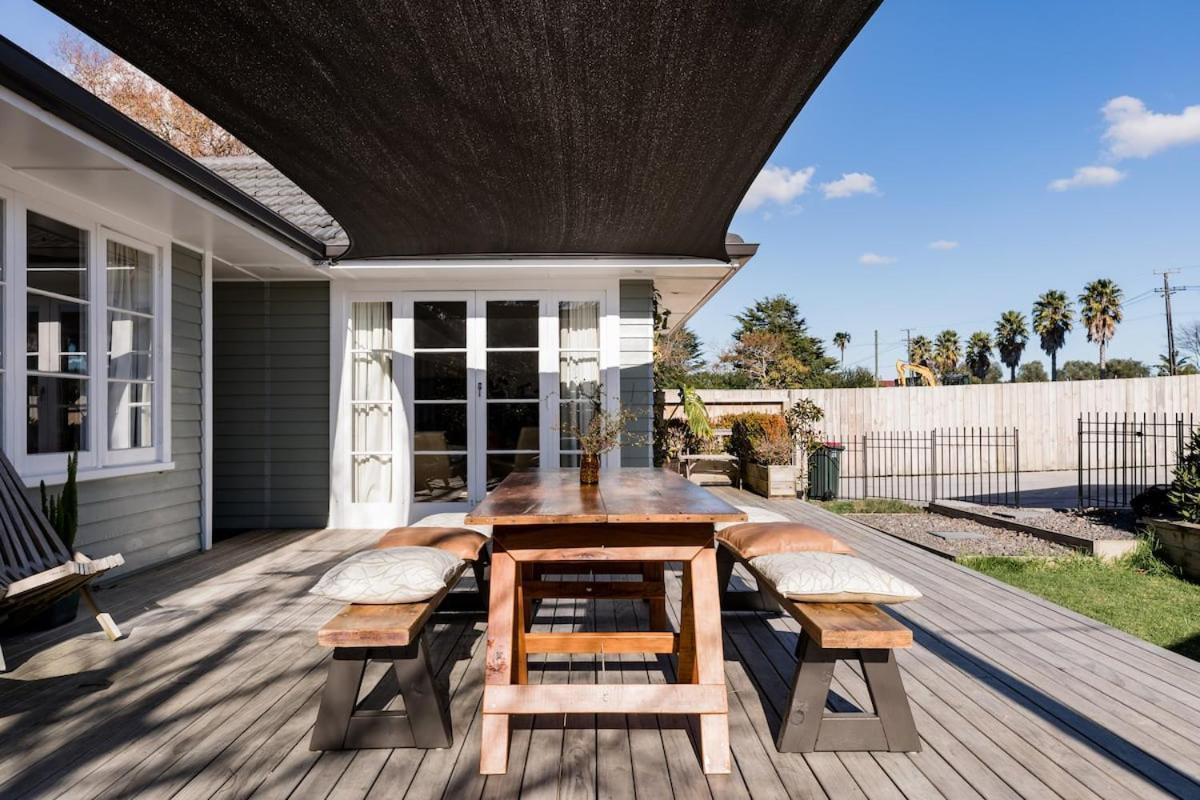 Mid-century Modern Family * Auckland