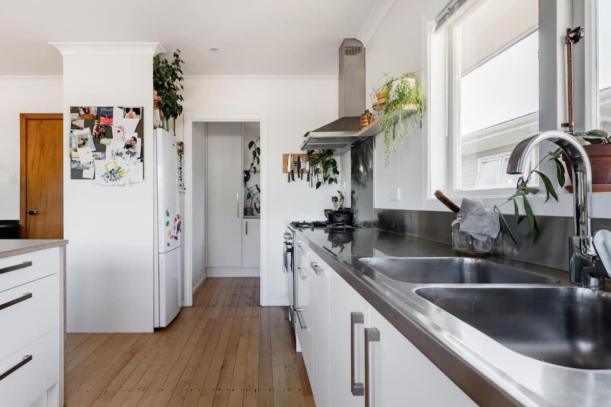 Mid-century Modern Family * Auckland