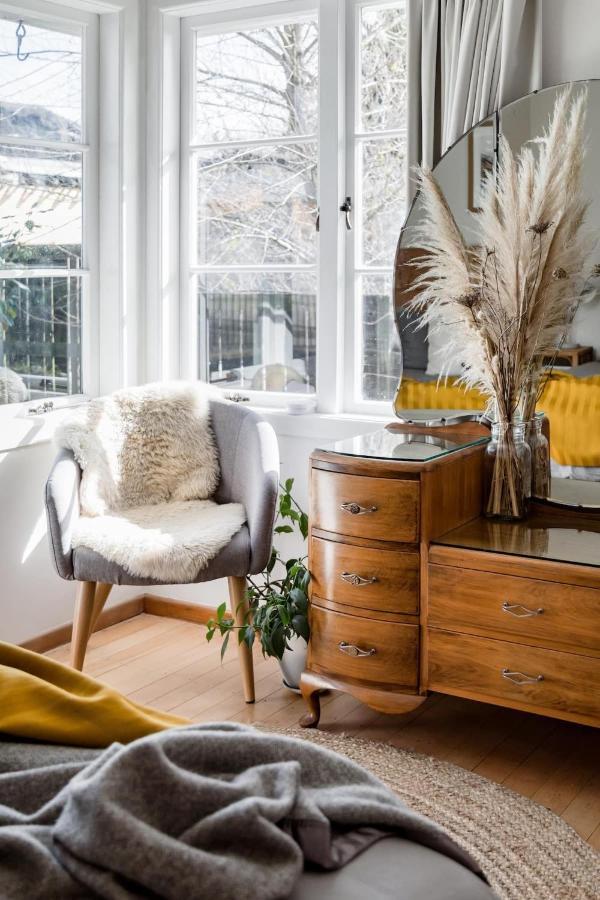 Holiday home Mid-century Modern Family
