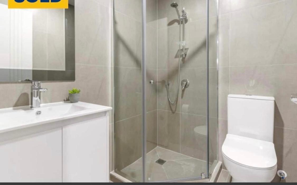 Private Double Bedroom With Attached Bathroom Near 12 Min To Airport * Auckland