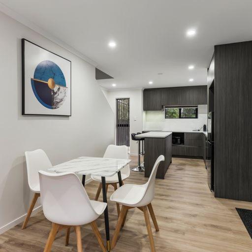 Jupiter St No 3 Holiday home *