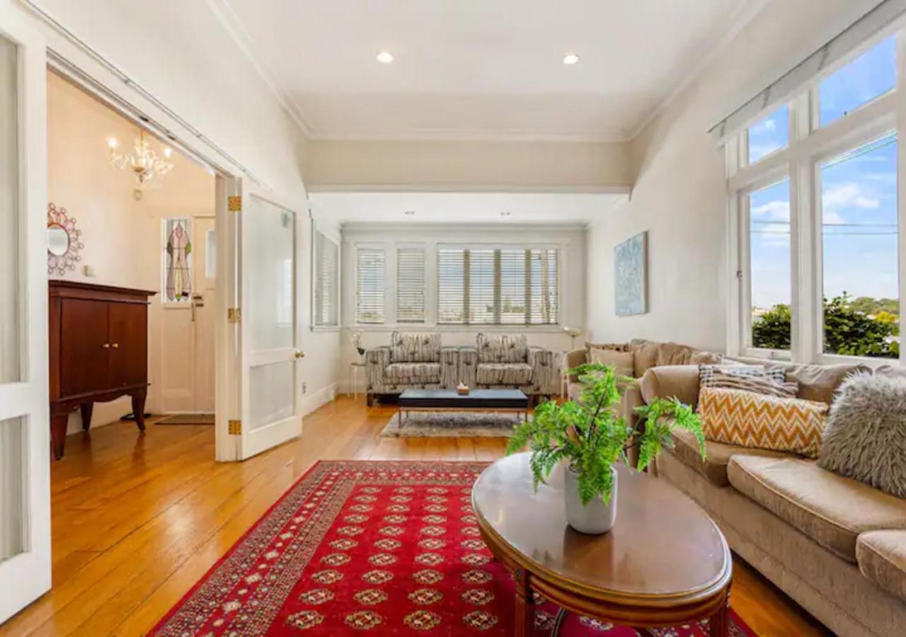Charming 6-bedroom Parnell Holiday home *