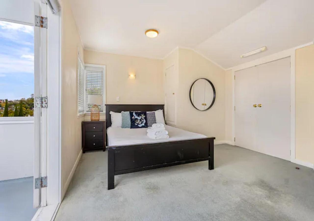 Holiday home Charming 6-bedroom Parnell