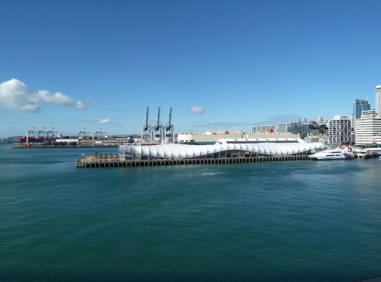Waterfront Seaview - Same Building Block As Hilton Apartamento