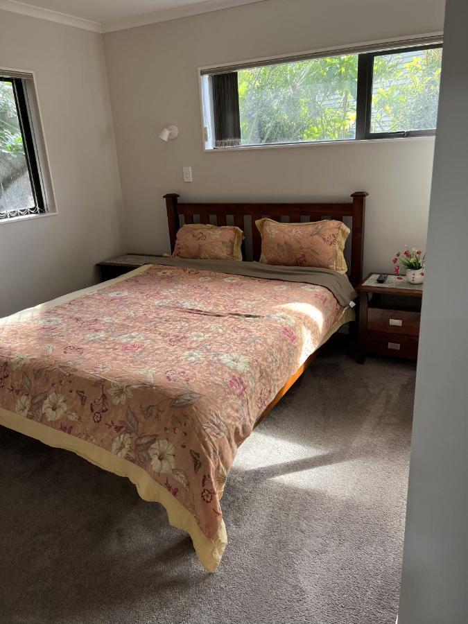 Guest - Cosy Place In The Wattle Downs Apartment