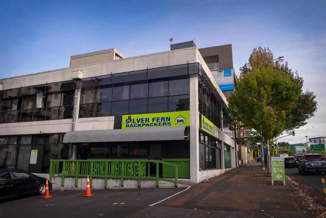 Silverfern Backpackers *