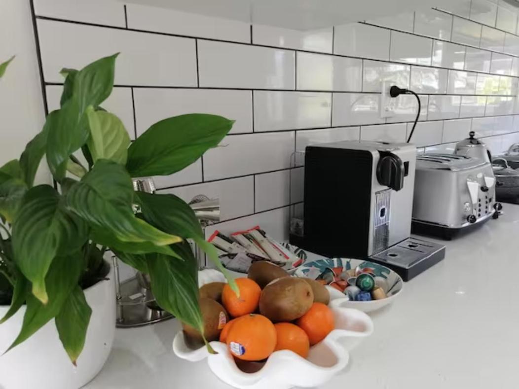 Centre Takapuna 2 Beds & Garage & Netflix Apartment *