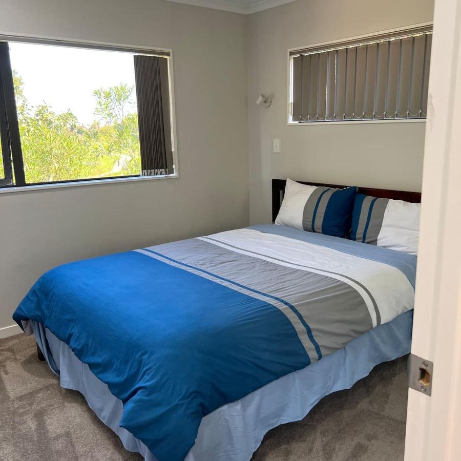 Beautiful 2 Bedroom Apartment *