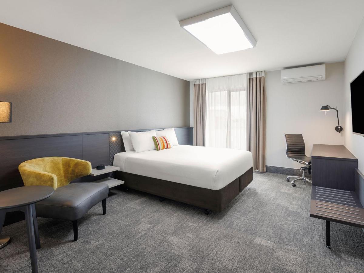 Jetpark Airport 4*