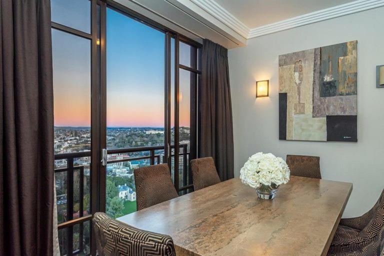 Qv Upscale Spacious W/ Parking & Wifi 1038