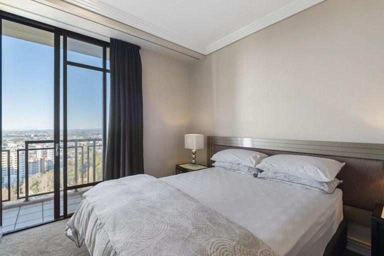 Apartment Qv Upscale Spacious W/ Parking & Wifi 1038 *