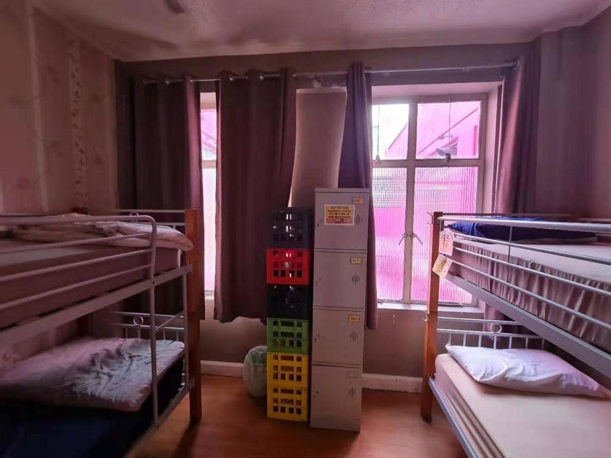 Frienz Backpacker Hostel *