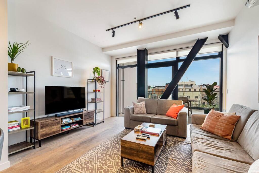 Apartment Modern Living In Prime Location *