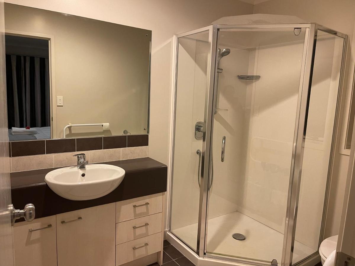 Ruth's House Master With Private Shower And Toilet * Auckland