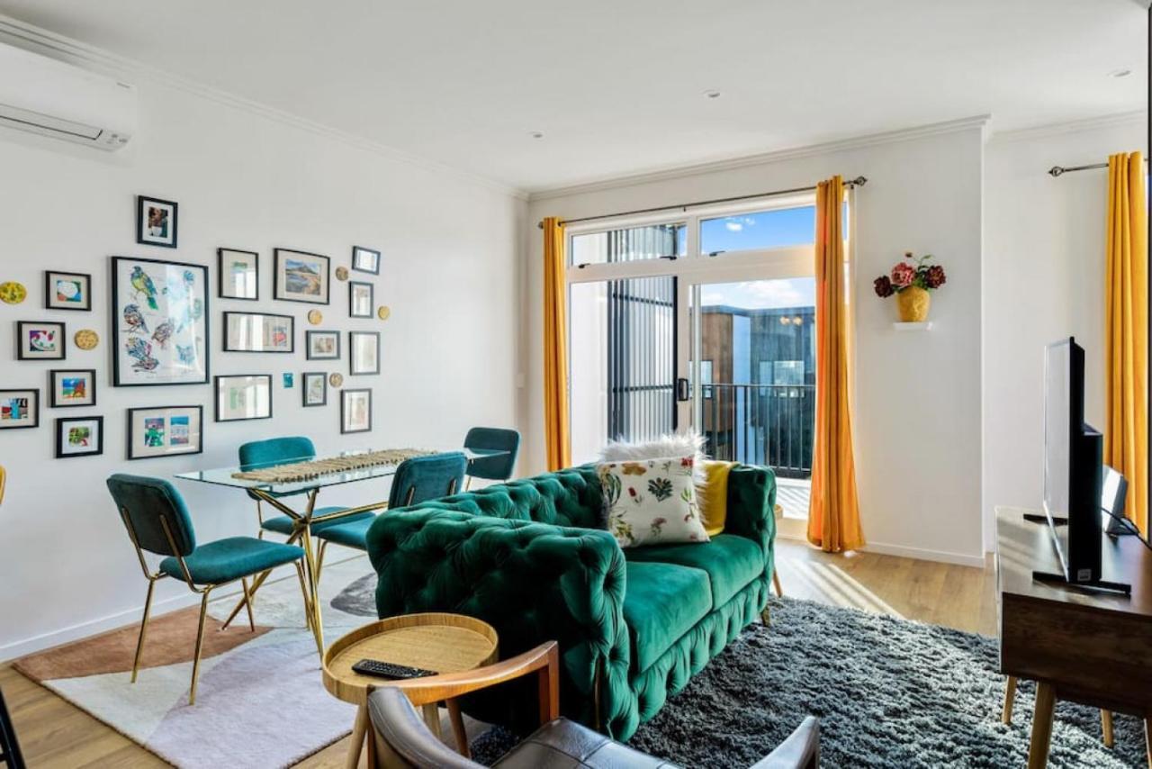 3 Bedroom Stunner In Hobsonville - Wifi - Netflix *