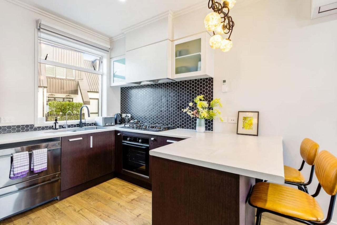 3 Bedroom Stunner In Hobsonville - Wifi - Netflix