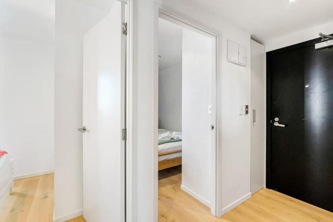 Apartment Seaview Stunner With Pool And Gym