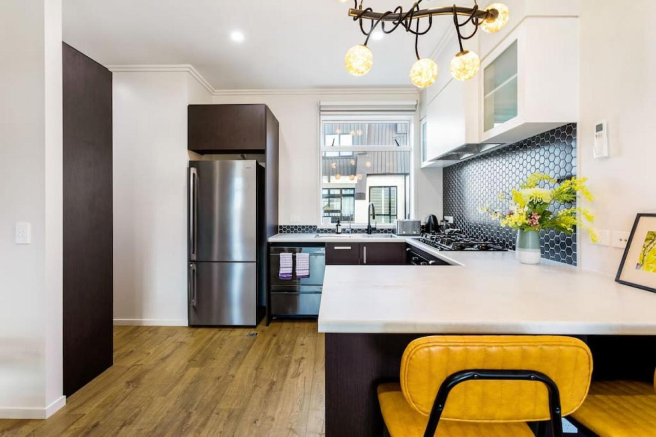 3 Bedroom Stunner In Hobsonville - Wifi - Netflix *
