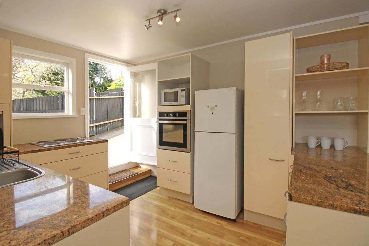 2 Bed In Kingsland - Free Wifi And Parking