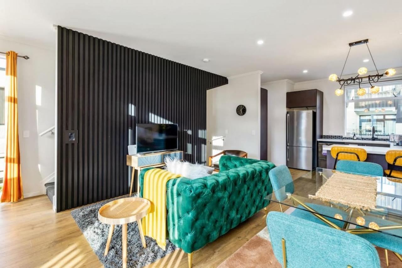 3 Bedroom Stunner In Hobsonville - Wifi - Netflix Holiday home *