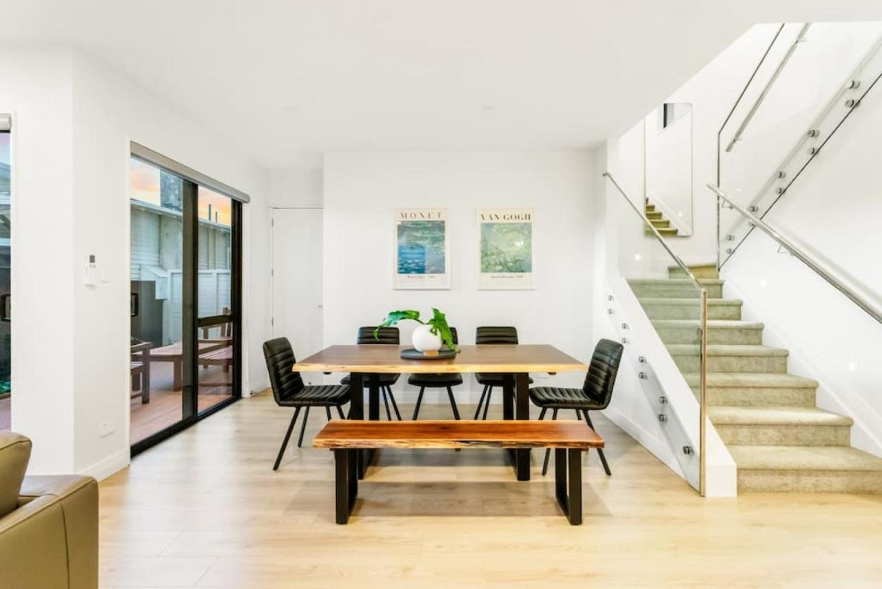 Pristine Modern - Netflix - Heatpump Holiday home Auckland