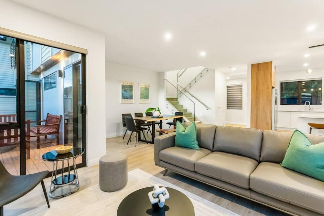 Pristine Modern - Netflix - Heatpump * Auckland