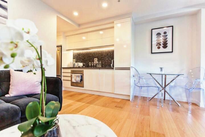 Spacious One Bedroom In Newmarket
