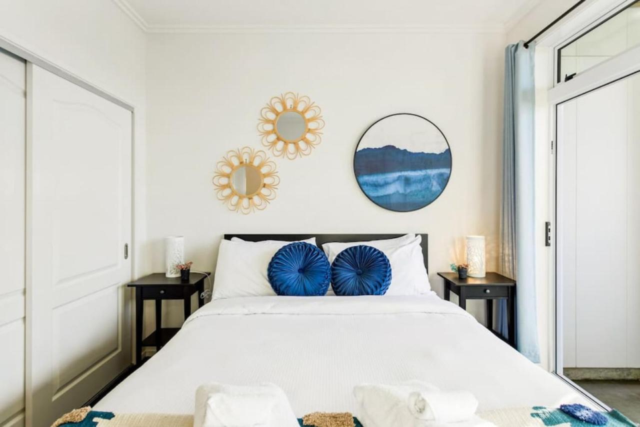 3 Bedroom Stunner In Hobsonville - Wifi - Netflix * Auckland