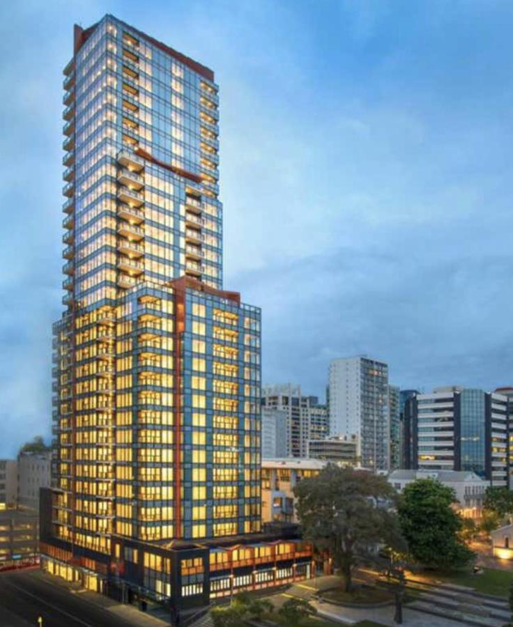Magnificent Harbour View Skytower View In Cbd Apartment
