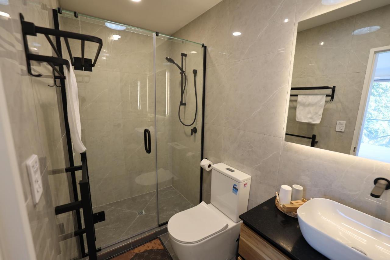 Luxury Brand New Designer Living Apartment