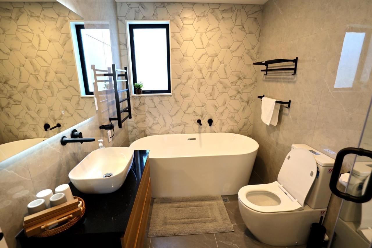 Luxury Brand New Designer Living *