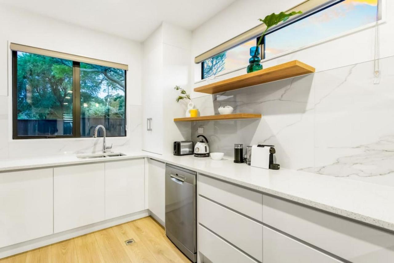 Pristine Modern - Netflix - Heatpump