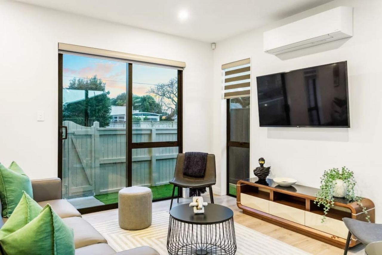 Pristine Modern - Netflix - Heatpump *